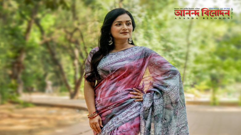 ছবির ক্যাপশন: নাদিয়া এবার বয়োনিকা শাড়ির বিজ্ঞাপনে