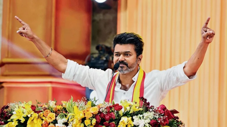 ‘রাজনৈতিক আক্রমণ’ নিয়ে মুখ খুললেন থালাপতি বিজয়
