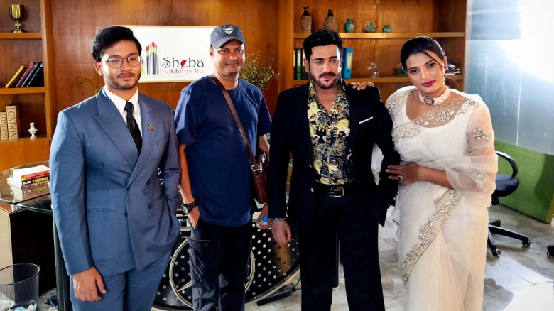 বাস্তব জীবনের গল্পে মডেল অনন্ত-বর্ষা
