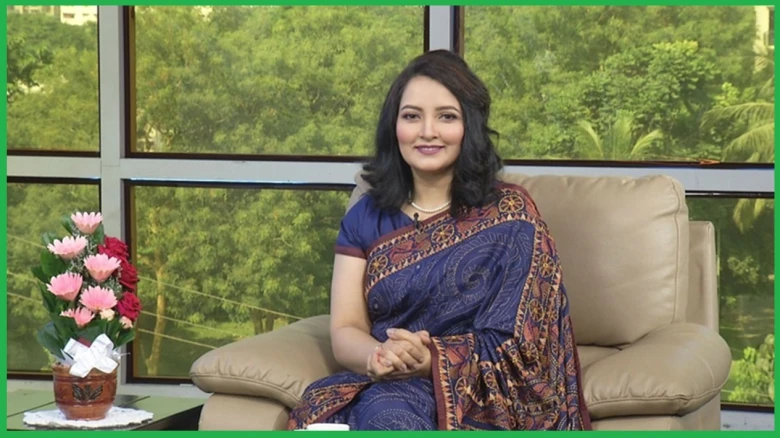 দীর্ঘ বিরতির পর উপস্থাপনায় ফিরলেন রুমানা মালিক মুন...