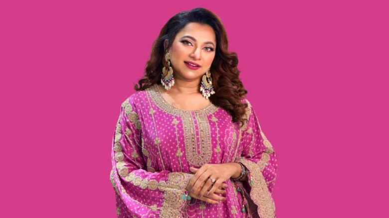 নতুন মৌলিক গান ‘তুমি বিহন’ নিয়ে ফিরছেন লিজা, প্রকাশ হচ্ছে শিগগিরই